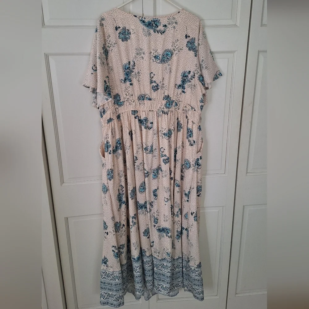 Torrid floral maxi dress - NWT - Picture 6 of 10